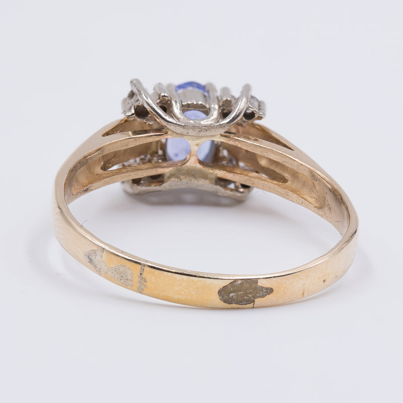 Anello vintage in oro 14K con tanzanite centrale e diamanti, anni ‘70