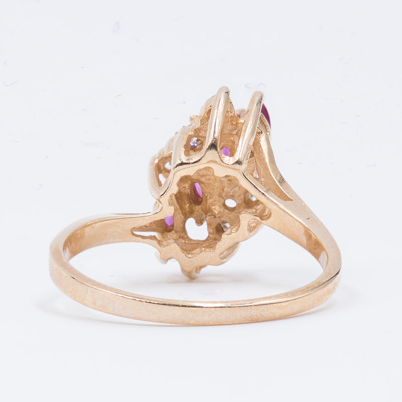 Anello vintage in oro 14K con rubini e diamanti, anni ‘60
