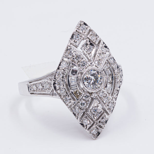 Antique style ring in 18k white gold with diamonds (0.56ct)