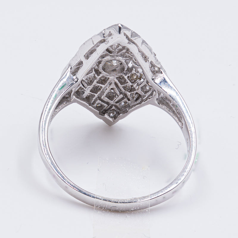 Antique style ring in 18k white gold with diamonds (0.56ct)