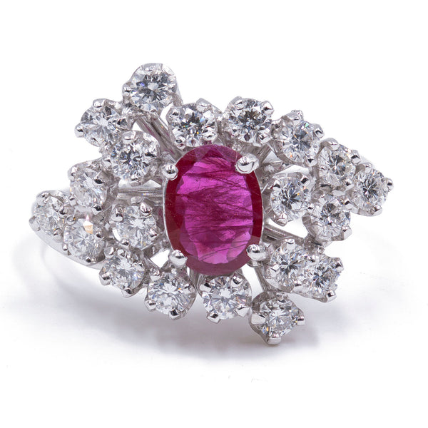 18k white gold ring with central ruby (1ct) and brilliant cut diamonds (1.46ct)
