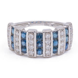 Vintage Ring aus 18 Karat Weißgold mit Diamanten (ca. 0.24 Karat) und blauem Topas, 90er Jahre