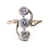 Antique trilogy ring in 18k gold with 3 diamonds (0.65ct), 20s