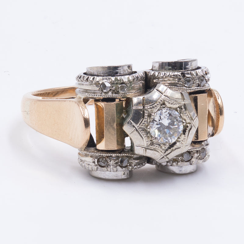 Art Deco ring in 18K gold and silver with diamonds (central approx.0.30ct), 1930s / 40s