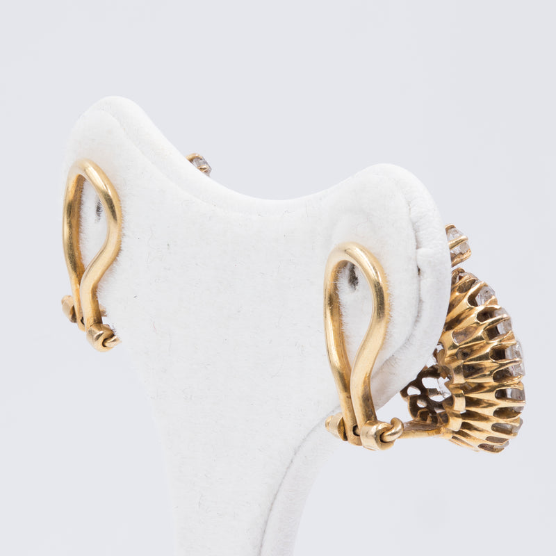 Clip earrings in 18K gold with diamond and pearl rosettes, early 1900s