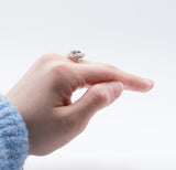 Новое кольцо из белого золота 18 карат с изумрудом (1.19 карата) и бриллиантами (0.80 карата)