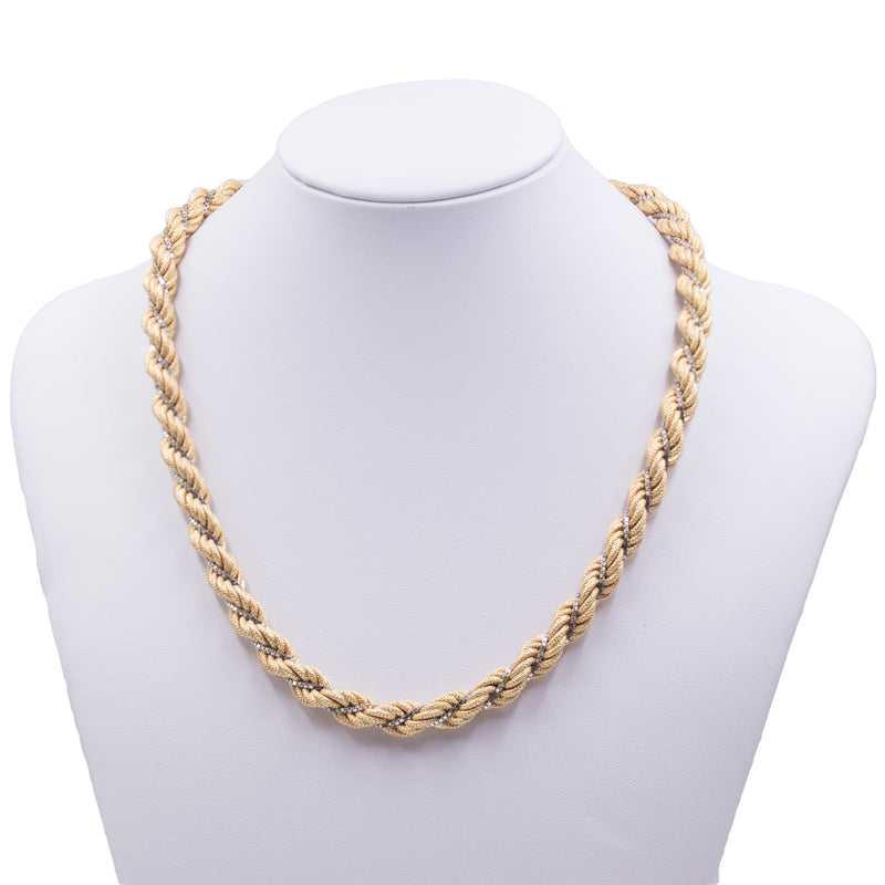 Never Say Never Collana da donna in oro giallo 18k con 16 pietre colorate da 5,00 mm e 7 pepite in oro opaco da 6,00 mm. 45,00 cm di lunghezza. 8,00 g Never Say Never Collana da donna in oro giallo 18k con 16 pietre colorate da 5,00 mm e 7 pepite in oro opaco da 6,00 mm. 45,00 cm di lunghezza. 8,00 g