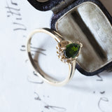 Anello vintage in oro 8K con cromodiopside verde e diamanti, anni '70/'80