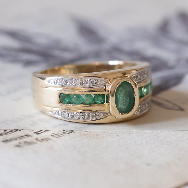 Anello a fascia vintage in oro 14K con smeraldi e diamanti, anni '60