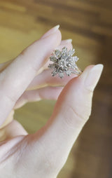 Vintage 18K white gold daisy ring with diamonds (0.35ctw approx.), 1960s