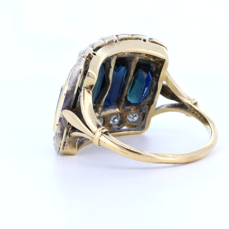 Antique ring in 18K gold and silver with old cut sapphires and diamonds, 1940s