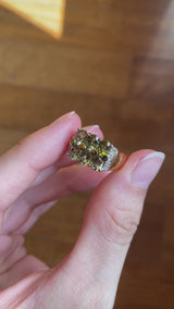 Bague vintage en or 9 carats avec tourmalines vertes (3 ct environ) et diamants (0.02 ct environ), années 80/90