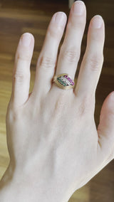 Tricolor ring in 18K gold with emeralds, diamonds (0.28ctw approx.) And rubies, 60s / 70s