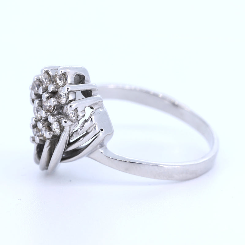 18k white gold ring with huit huit cut diamonds, 1940s
