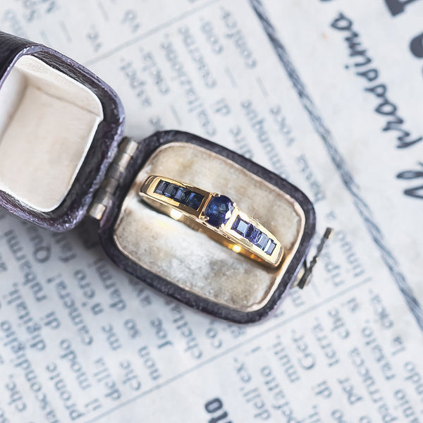 Vintage 18K gold ring with sapphires, 1970s