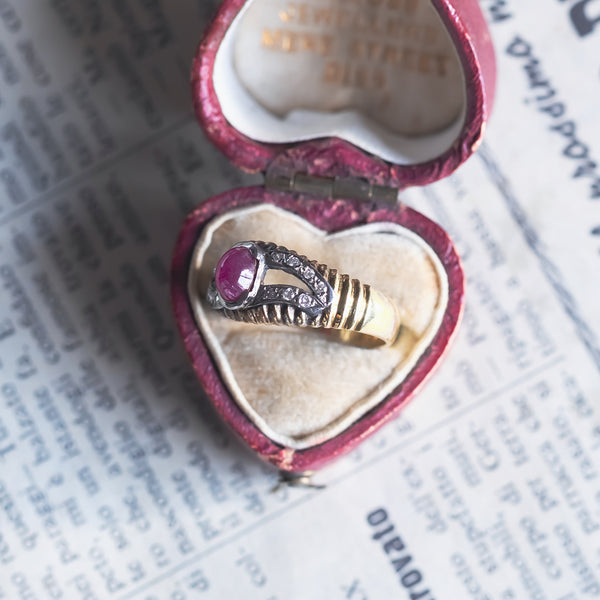 Vintage 14K gold ring with synthetic ruby (0.40ct approx.) And diamonds (0.14ctw approx.), 1960s / 1970s