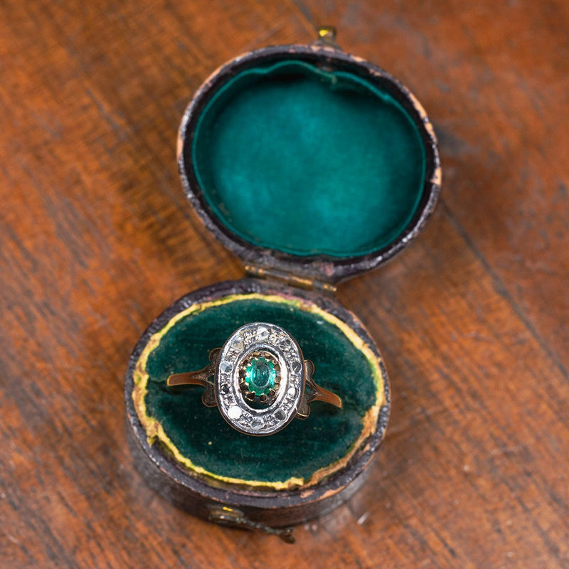 Anello vintage in oro 18K con smeraldo e rosette, anni '50 - Antichità Galliera
