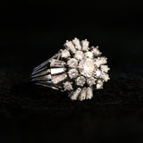 Bague vintage "Ballerine" en or blanc 18 carats avec diamants taille brillant et baguette (2.92 ct env.), années 50/60