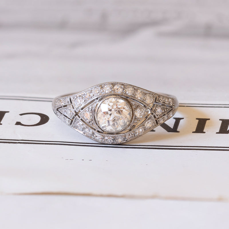 Art Deco ring in platinum with diamonds (central approx. 0.70ct), 1930s