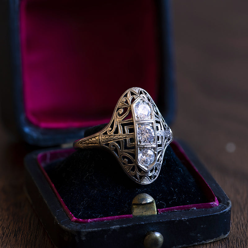 Anello Art Nouveau in oro 18K con diamanti di taglio brillante (0.70ctw ca.), anni '20
