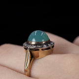 Antiker Ring aus 18-karätigem Gold mit türkisfarbener Glaspaste und Diamantrosetten, Anfang des 900. Jahrhunderts – Antichità Galliera