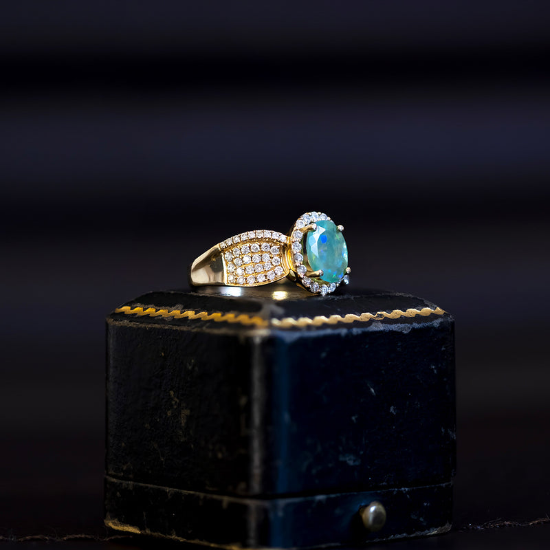 Anello vintage in oro 14K con opale (1.2ct ca.) e diamanti, anni '70