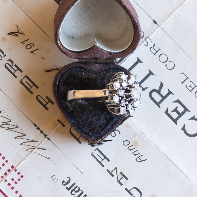Anello a margherita vintage in oro bianco 14K con diamanti (0.91ctw ca.), anni '60