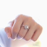 Daisy ring with central pink coroné cut diamond and brilliant cut diamonds