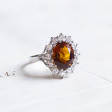 Vintage 14K white gold daisy ring with citrine quartz (approx.2.40ct) and diamonds (approx.0.72ctw), 60s / 70s
