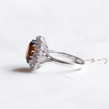 Vintage 14K white gold daisy ring with citrine quartz (approx.2.40ct) and diamonds (approx.0.72ctw), 60s / 70s