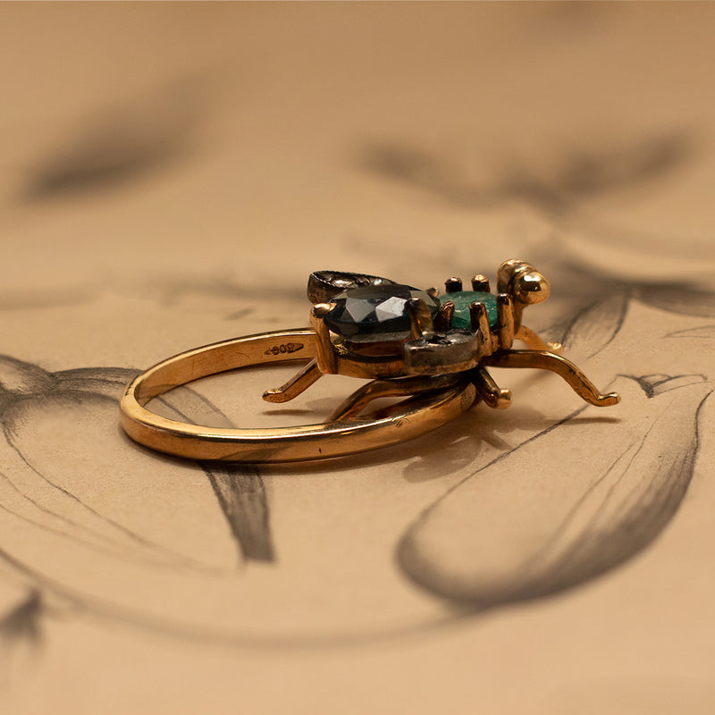 Anello vintage a forma di mosca in oro 12K con diamanti, zaffiro e smeraldo, anni '50