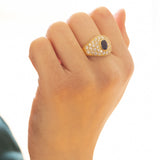 Vintage 18K gold ring with sapphire (approx.1ct) and diamonds (approx.1.50ctw), 1960s / 1970s