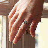 Vintage 18 Karat Weißgold Ring mit Diamanten (Mitte ca. 0.30 ct), 50er Jahre