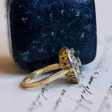 Vintage 18K gold ring with central topaz and diamonds, 40s / 50s