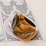 Antiker Herrenring aus 10 Karat Gold mit graviertem Hämatit und Diamanten, 40er Jahre
