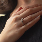 Antiker Solitär aus 18 Karat Weißgold mit einem alten Diamanten im europäischen Schliff von ca. 0.55 ct, 40er Jahre