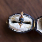 Moretto-Ring aus einer Vintage-Brosche aus 18 Karat Gold mit Granat und Emaille