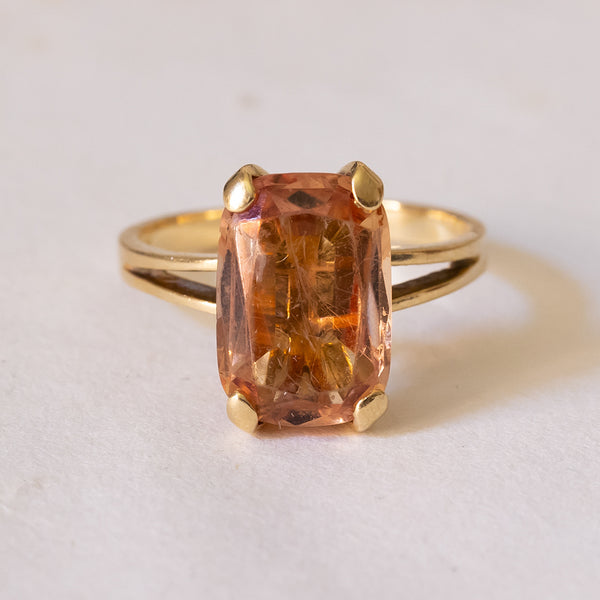 Vintage cocktail ring in 18K gold with orange topaz, 1960s