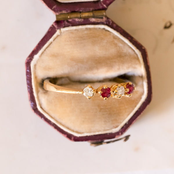 Vintage 18K gold ring with rubies and diamonds (0.10ctw approx.), 1970s