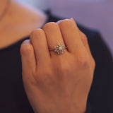 Vintage 18K white gold daisy ring with diamonds (approx. 0.50ctw), 60s / 70s