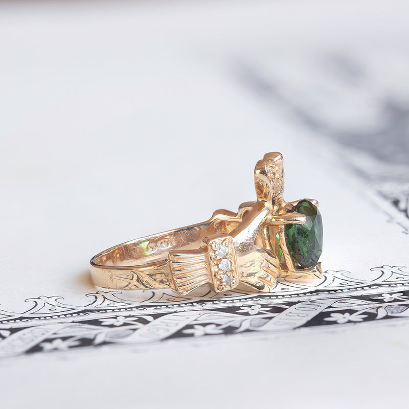 Claddagh ring vintage in oro 14K con diamanti e pietra verde, anni '60/'70