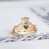 Claddagh ring vintage in oro 14K con diamanti e pietra verde, anni '60/'70
