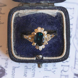 Anello vintage in oro 14K con zaffiro centrale e diamanti, anni '60