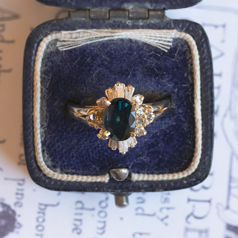 Vintage 14K gold ring with central sapphire and diamonds, 1960s