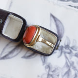 Vintage 8K gold ring with cabochon cut coral, 50s