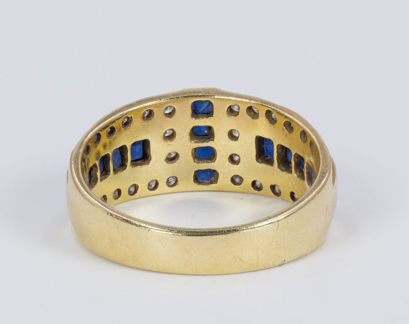 Anello in oro 18k con zaffiri e diamanti , anni 70/80