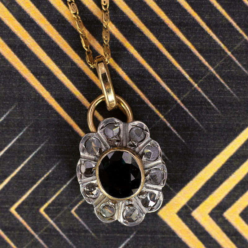 Antico pendente in oro 18K e argento, con zaffiro e rosette di diamante, anni '40