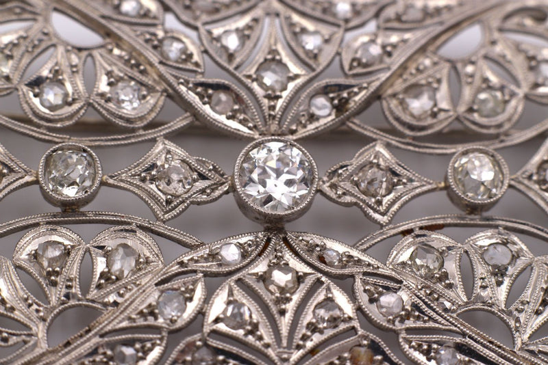 Spilla in platino decò interamente ricoperta di diamanti taglio brillante , anni 20/30 - Antichità Galliera