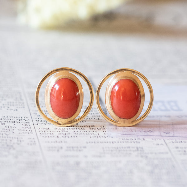 Vintage earrings in 18K gold with coral, 50s / 60s