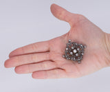 Antique gold and silver brooch with old mine cut diamonds and rosettes and pearl, early 900s - Antichità Galliera